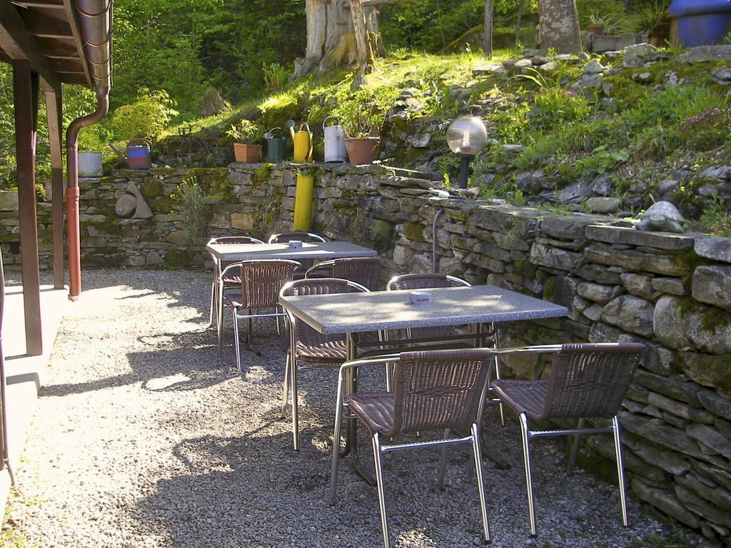 Baracca Backpacker Hostel Aurigeno Екстериор снимка