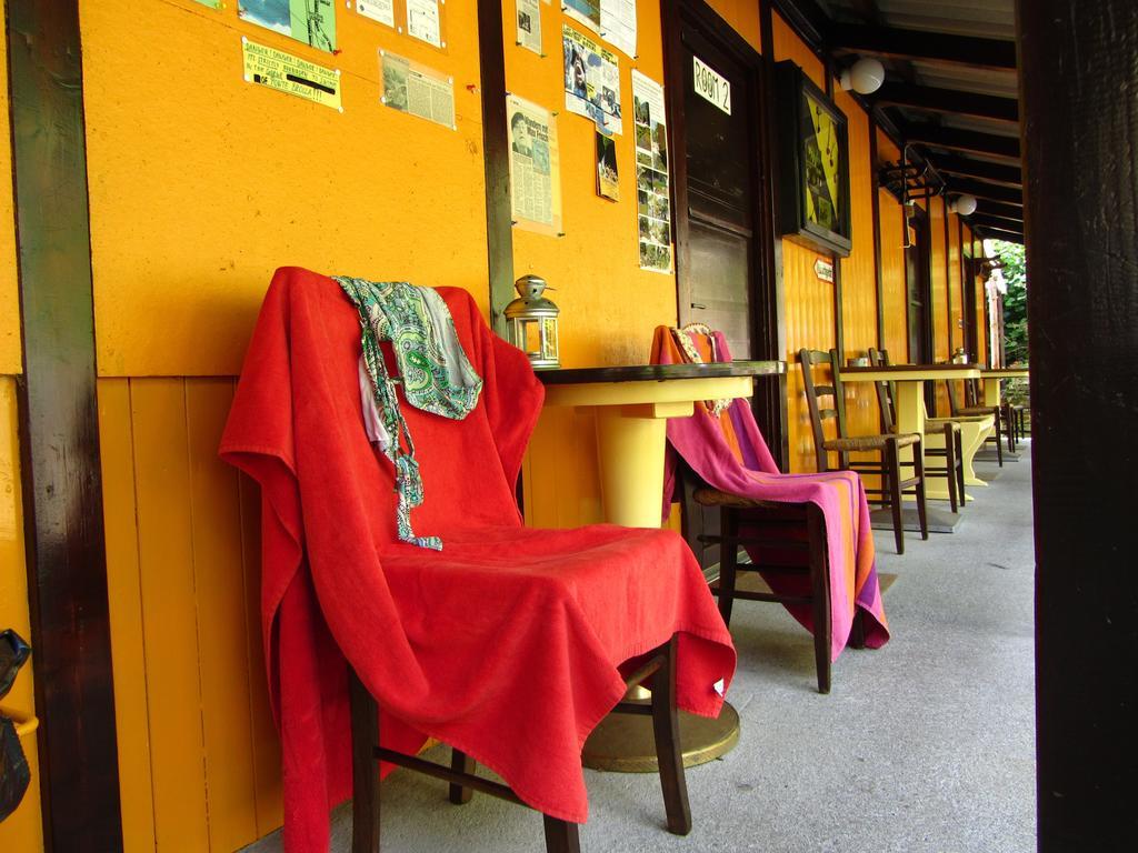 Baracca Backpacker Hostel Aurigeno Екстериор снимка
